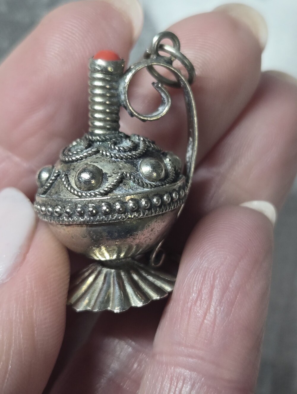 ANTIQUE 800 SILVER ETRUSCAN CANNETILLE FOB CHARM